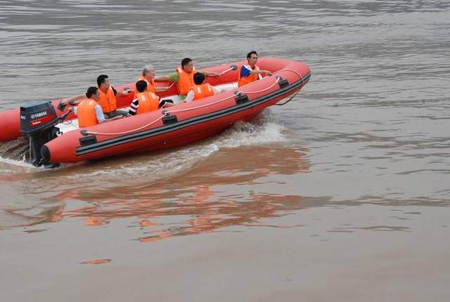 水域救援：冲锋舟艇基础驾驶技能介绍