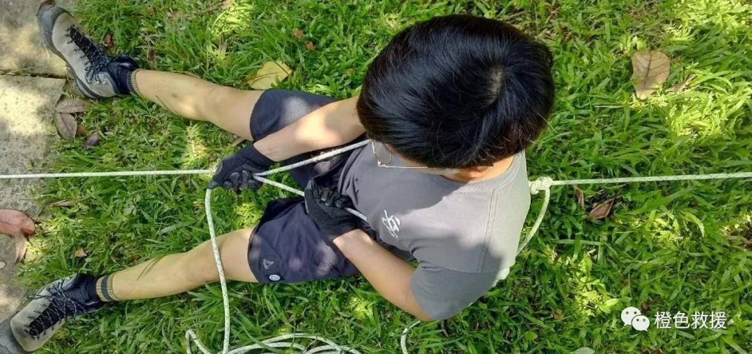 绳索 | 登山者无器材的绳索保护(图7)